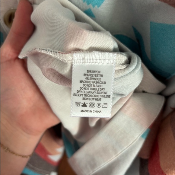 NWT Aztec Boutique Patterned Button-Up Shirt - Picture 5 of 5